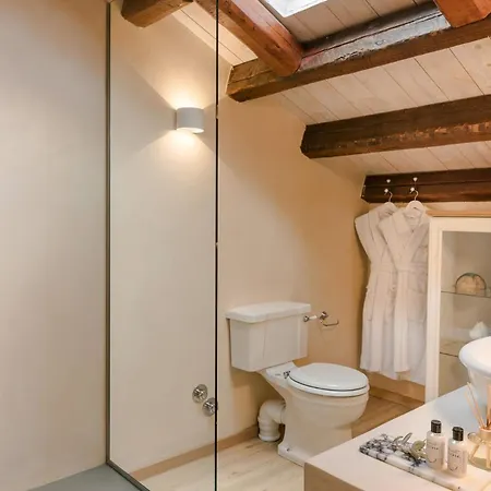 Magnificent Seafront Corfu - 5 En-suite Bedrooms -the Durrells House | Historic Elegance & Modern Luxuries - Direct Access & Private Heated Pool
