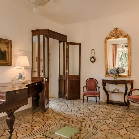 Villa Magnificent Seafront Corfu - 5 En-suite Bedrooms -the Durrells House | Historic Elegance & Modern Luxuries - Direct Access & Private Heated Pool *