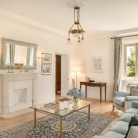 Magnificent Seafront Corfu - 5 En-suite Bedrooms -the Durrells House | Historic Elegance & Modern Luxuries - Direct Access & Private Heated Pool Vilă *