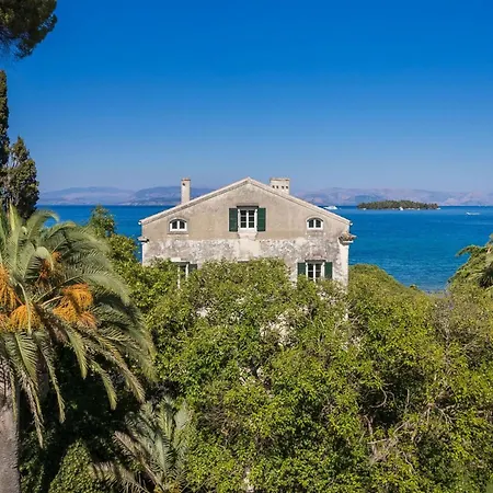 Magnificent Seafront Corfu - 5 En-suite Bedrooms -the Durrells House | Historic Elegance & Modern Luxuries - Direct Access & Private Heated Pool Vilă *