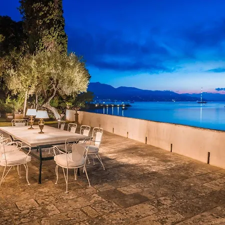 빌라 Magnificent Seafront Corfu - 5 En-suite Bedrooms -the Durrells House | Historic Elegance & Modern Luxuries - Direct Access & Private Heated Pool *