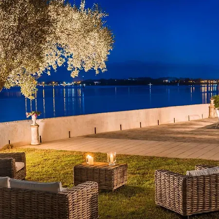 Magnificent Seafront Corfu - 5 En-suite Bedrooms -the Durrells House | Historic Elegance & Modern Luxuries - Direct Access & Private Heated Pool Vilă