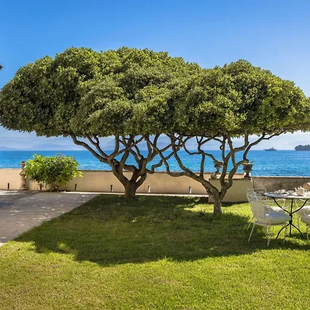 Villa Magnificent Seafront Corfu - 5 En-suite Bedrooms -the Durrells House | Historic Elegance & Modern Luxuries - Direct Access & Private Heated Pool Kontokali